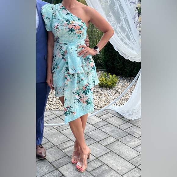 Elliatt esteem dress one shoulder flower print size medium - Picture 4 of 8